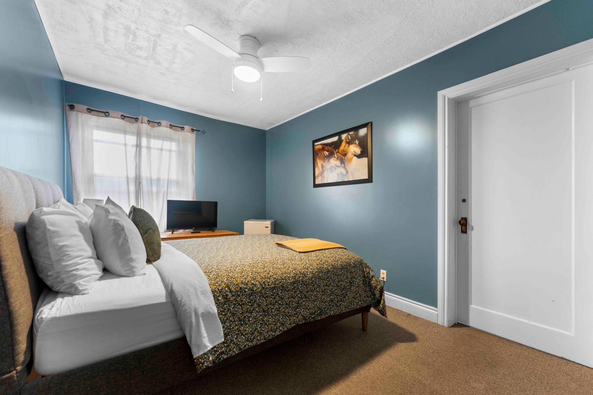 Balmoral Hotel Barrys Bay Экстерьер фото