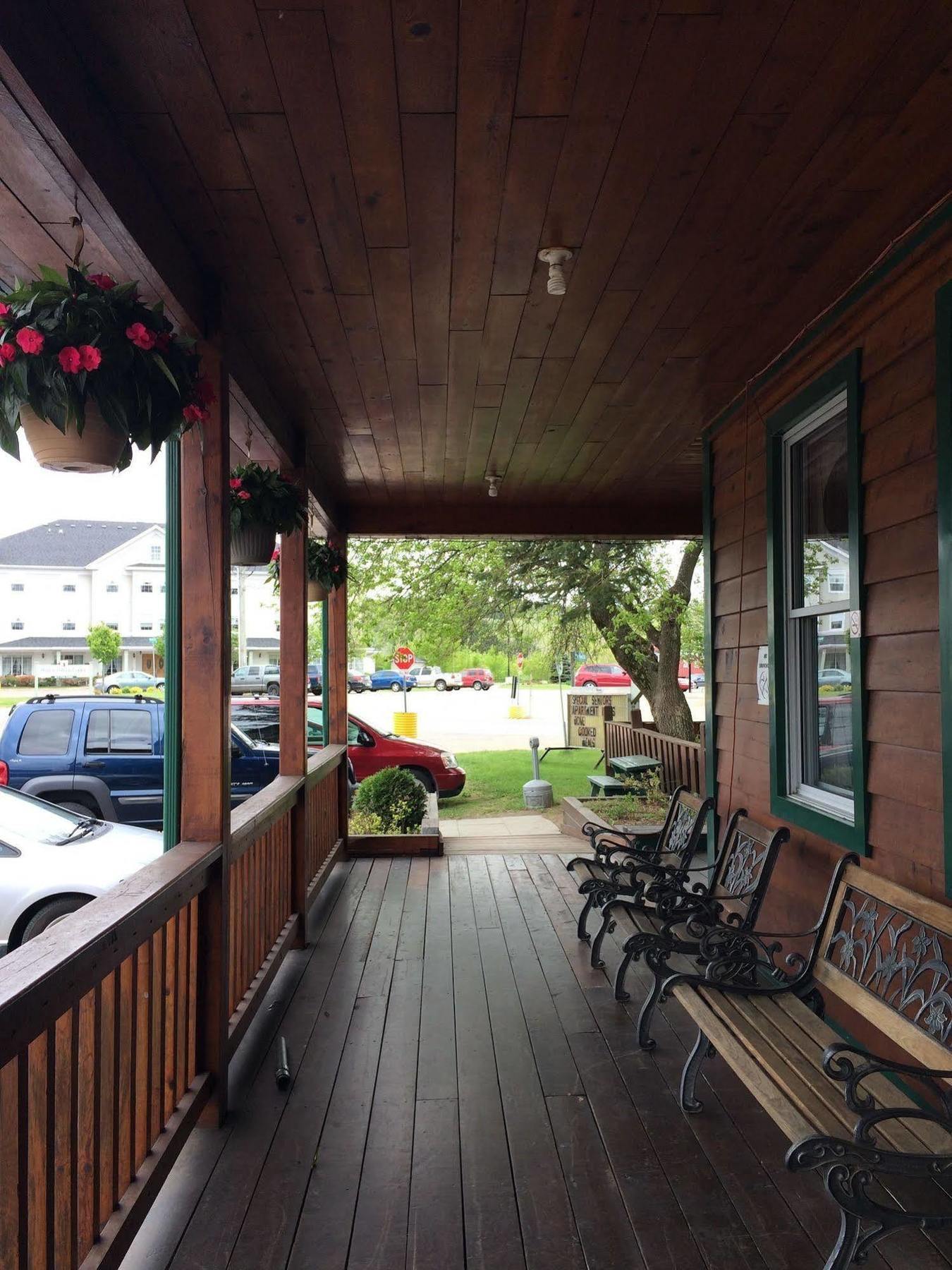 Balmoral Hotel Barrys Bay Экстерьер фото